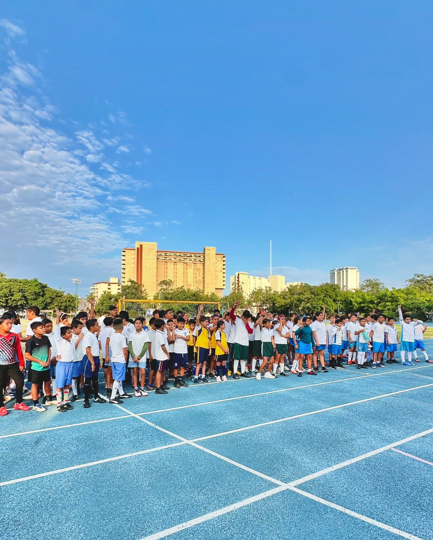 Juegos Deportivos Escolares en la Unidad Deportiva Agustín Flores Contreras