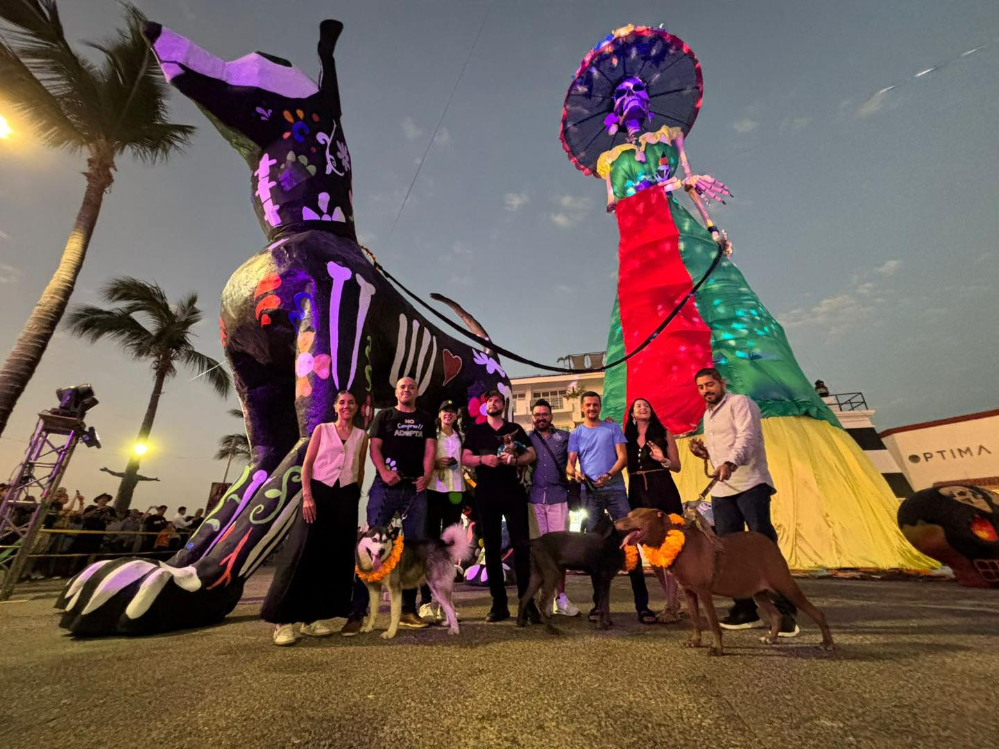 Revelación de la mascota de la Catrina monumental